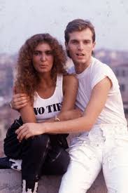 Il ragazzo foggiano, classe 1991 ha battuto, a sorpresa, il. Loredana Berte Al Fianco Di Miguel Bose Ad Amici 13 Con La Squadra Dei Blu Mydreams It