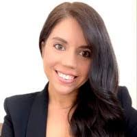 Nicole Maynard's Instagram, Twitter & Facebook