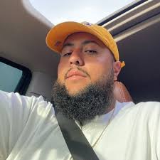 Sal Navarro (@salnvo)