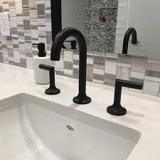 No chipping and did not have a lot of wasted tiles. Marazzi Usa