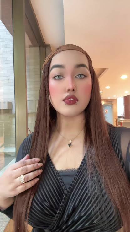 Monica nude photo 12