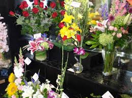 We simplify the process using our decades of experience sending flowers to pick the right florist for your order. Des Moines Florist Fresh Flowers And Plants In Des Moines Washington Relylocal