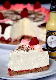 Verpoorten Himbeer Frischkasetorte Kuchenrezepte Mit Eierlikor Rezept Leckere Torten Frischkase Kuchen Ohne Backen Kuchen Rezepte