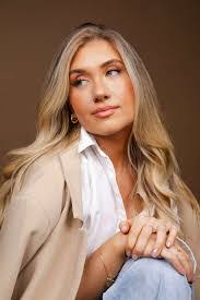 Jessica Alejandro's Instagram, Twitter & Facebook