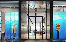 Including pubs and clubs, small bars, cellar doors, breweries, distilleries, casinos, karaoke bars, restaurants. Burberry Launches Virtual Store In Partnership With Elle Digital Japan Fibre2fashion
