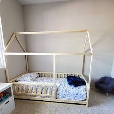 Https Home4dreams Com Cama De Nino Pintado Cuna De La Etsy In 2020 Toddler House Bed Kids Floor Bed House Beds