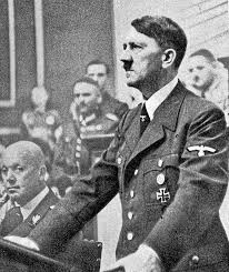 April 1889 in braunau am inn, österreich, als sohn von alois und klara hitler geboren. Bild Traf Hitler Grossneffen Was Wurde Aus Dem Rest Der Verwandten News Inland Bild De