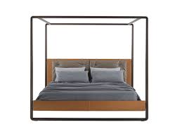 Se invece sono destinate a una camera da letto le poltrone dovranno essere intonate al letto, all'armadio e anche ad altri elementi. Volare Il Nuovo Letto Poltrona Frau Firmato Da Roberto Lazzeroni Letti Di Design Mobili Mobili Da Camera
