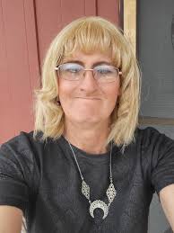 Stacy Lunsford's Instagram, Twitter & Facebook