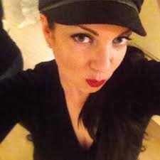 Robyn Lutes (@robynlutes)