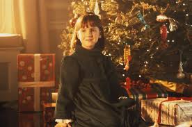 Dorey walker, director executiv al magazinului marcy (elizabeth perkins) și fetița ei nu cred prea mult în spiritul și atmosfera mirifică a crăciunului. What Is Mara Wilson From Miracle On 34th Street Doing Now And What S The Matilda Star S Net Worth