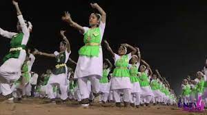 The dance lasted for 5 minutes and 22 seconds and the participants had spent 6 months practising in order to make sure they all danced in unison. Guinness World Record Dance Performance 6000 Bharatanatyam Dancers Puducherry Entv4world News Youtube