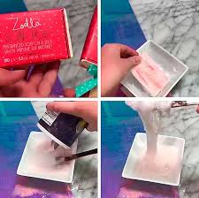 Tetraboratul de sodiu anhidrat poate fi obținut prin deshidratarea hidraților în două etape (calcinare și topire ulterioară). FaceÈ›i Un Slime FÄƒrÄƒ Lipici Borax Diy Slime Din Lipici Facem Slime AcasÄƒ Din Adeziv ApÄƒ È™i Vopsele