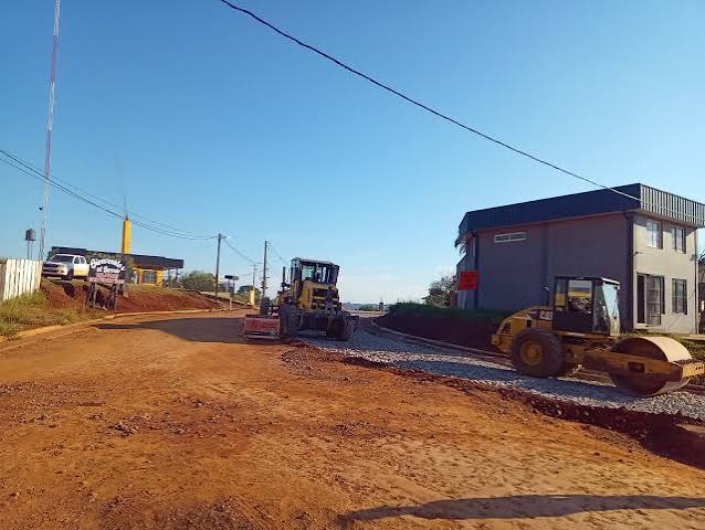 Avanzan trabajos de DPV en acceso a la UNAU junto a la municipalidad de San Vicente - MisionesOnline