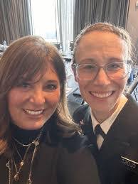 Betsy Larkin's Instagram, Twitter & Facebook