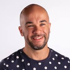 Sandra Chute's Instagram, Twitter & Facebook