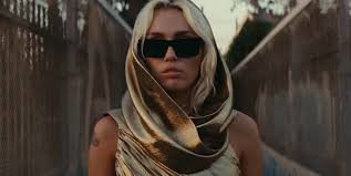 'Flowers': todas las indirectas que Miley Cyrus manda a Liam