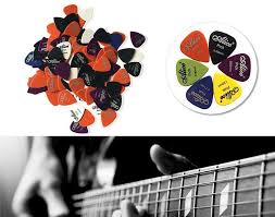 (intro) g am c d g d oh yeah g am yang hitam. Gambar Orang Gitar