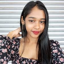 Bibi Alli's Instagram, Twitter & Facebook