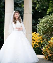 Pin By Tinca Rebeca On Rochii Mireasa Mireasă Rochie De Mireasă Rochii Nuntă Albe