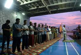 Tak hanya masalah berapa biaya yang harus dikeluarkan untuk menunaikan ibadah umrah hal lain yang lumayan tidak jarang ditanyakan merupakan durasi pasti yang diperlukan untuk menunaikan ibadah umrah. Sampai Kapankah Seseorang Boleh Menjamak Shalat Wajib Republika Online
