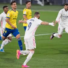 El real madrid puso punto y final en stamford bridge a una conmovedora campaña europea, en la que de nuevo acuciado por las bajas, y de la mano de un gran courtois y de militao y nacho, otra inesperada pareja de héroes, el madrid salió vivo de anfield y se citó con el chelsea en semifinales. Real Madrid Vs Cadiz 3 0 Goles Video Mejores Jugadas Y Resumen Por Laliga Santander 2021 Futbol Internacional Depor