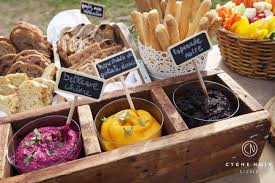 Idees Pour Un Mariage Hippie Chic Mariage Hippie Mariages Hippie Chics Aperitif Mariage