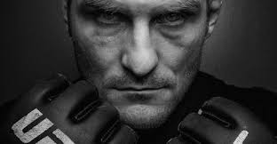 Existe mejor rival que Miocic para Jones?