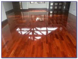 Rustic spiced oak laminate flooring, sample. Happygoluckyjumpingbeans Mohawk Perfectseal Solutions 10 Station Oak Mix Laminate Flooring Mohawk 1 75 In X 78 7 In Pontic Oak Or Townsend Oak Vinyl Floor Threshold In The Floor Moulding Trim