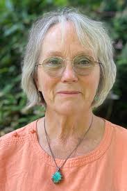 Pauline Earle's Instagram, Twitter & Facebook