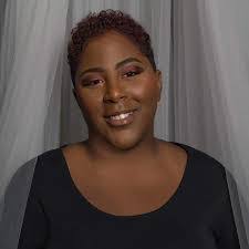 Angela Dees's Instagram, Twitter & Facebook