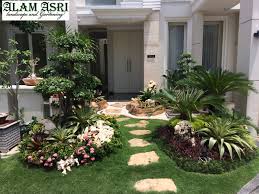 Desain taman rumah minimalis bergaya modern dapat anda buat dan anda konsep sendiri dengan mencari referensi di internet atau media lain sebagai inspirasi dalam membuat taman impian di rumah anda. Maret 2016