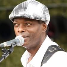 Stream Hugh Vickers music