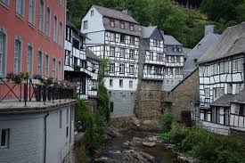 Schöne wohnung im og eines einfamilienhauses (1983) in lammersdorf zu vermieten. Amtsgericht Monschau Das Gerichtsgebaude Und Seine Umgebung