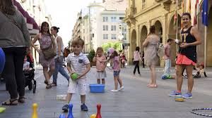 Apartados en que está organizado y los apoyos. Casi 4 000 Ninos De Huesca Saldran A Jugar A La Calle Sin Reblar