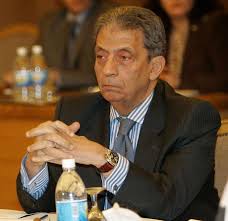 ظلمونا العرب بعد زيارة السادات لإسرائيل ، وفنادق القاهرة كانت تحتضن مسؤولين عرب معروفين أثناء مقاطعة دولهم العلنية لمصر #السطر_الأوسط#. Ø¥ØµØ§Ø¨Ø© Ø¹Ù…Ø±Ùˆ Ù…ÙˆØ³Ù‰ Ø£Ù…ÙŠÙ† Ø¹Ø§Ù… Ø§Ù„Ø¬Ø§Ù…Ø¹Ø© Ø§Ù„Ø¹Ø±Ø¨ÙŠØ© Ø§Ù„Ø£Ø³Ø¨Ù‚ Ø¨ÙÙŠØ±ÙˆØ³ ÙƒÙˆØ±ÙˆÙ†Ø§ ÙÙ„Ø³Ø·ÙŠÙ† Ø£ÙˆÙ† Ù„Ø§ÙŠÙ†
