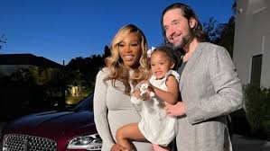 Click here to shop exclusive serena's world merch. Serena Williams Ehemann Alexis Ohanian Verteidigt Sie Gegen Korperbeschamende Kommentare Wellnessbedarf