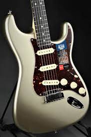 Fender American Elite Stratocaster - Champagne/Ebony Fingerboard - Eddie's  Guitars