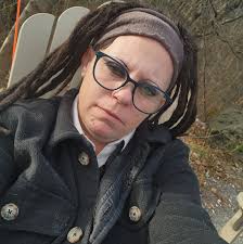 What are options for before and after care for kids in Lindsay, Ontario?