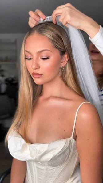 Straight Bridal Hairstyle