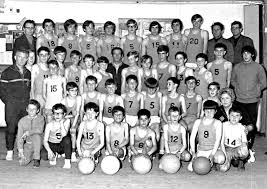 Le sport est partout dans notre quotidien, à la télévision ou dans notre emploi du temps. Photo De Classe Presse De La Manche Nos Annees 70 De 1970 Us Cheminot Cherbourg Copains D Avant