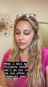 ✨ Peeling season is here and just because it’s winter, doesn’t mean it’s  not sunny outside, so remember besties to put your sunscreen