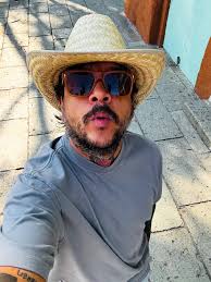 Photo by Simon Cruz (@simoncruzgallery) · July 30, 2025