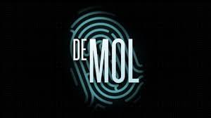 Wie de mol is houdt ook de kijker zijn greep, want een slimme kijker kan ontdekken waar en hoe de mol saboteert. Is De Vlaamse Wie Is De Mol Beter Dan De Nederlandse Variant De Lagarde