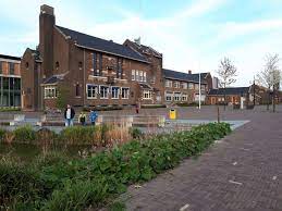 Zwijndrecht is een gemeente in de belgische provincie antwerpen. Zwijndrecht Komt Geld Tekort Maar Weigert Te Bezuinigen Op Sociale Zaken Dordrecht Pzc Nl