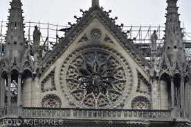 Découvrez la boutique officielle de la cathédrale. La Catedrala Notre Dame Din Paris A Fost OficiatÄ O SlujbÄ Care SÄ AducÄ Alinare Å£Ärii Afectate De Pandemia De Coronavirus AgenÈia De PresÄ Rador