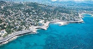 La Corniche D Abord Simple Chemin L Amenagement De La Corniche Est Realise Au Xixe Siecle Elle Offre L Un Des Plus Beaux Paysages En Marseille France Travel