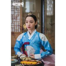 Queen (закадровые видео, промо и отрывки). 10 Visual Anggun Shin Hye Sun Dengan Baju Hanbok Di Mr Queen