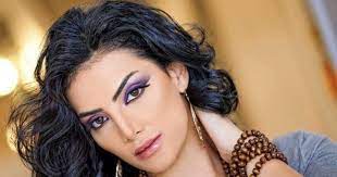 نشرت الفنانة حورية فرغلي، أول صور لها بعد نجاح العملية الرابعة والأخيرة لتجميل أنفها والتي بدأتها منذ شهرين برحلة علاجية بولاية شيكاغو الأمريكية. Ø­ÙˆØ±ÙŠØ© ÙØ±ØºÙ„ÙŠ ØªØ³ØªØ¦ØµÙ„ Ø¹Ø¸Ù…Ø© Ù…Ù† Ù‚ÙØµÙ‡Ø§ Ø§Ù„ØµØ¯Ø±ÙŠ Ø¨Ø³Ø¨Ø¨ Ø¹Ù…Ù„ÙŠØ© Ø£Ù†ÙÙ‡Ø§ Et Ø¨Ø§Ù„Ø¹Ø±Ø¨ÙŠ