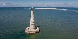 Le phare de cordouan, propriété du ministère de la mer, est candidat au patrimoine mondial de l'unesco. Haapoysqyy5sam